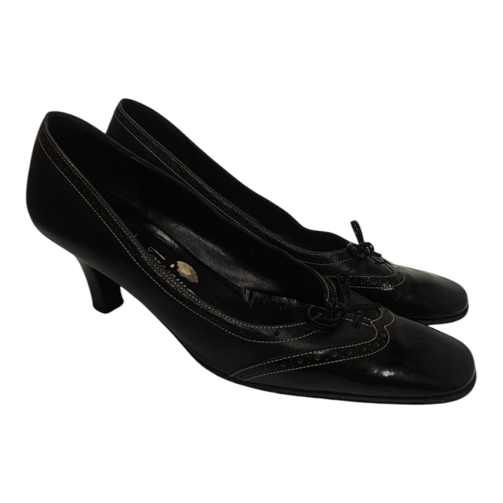 Vintage Black Salvatore Ferragamo cap toe pumps sz 9 Narrow